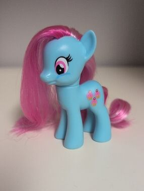 My Little Pony Mrs. Dazzle Cake Brushable Hair G4 2010 MLP Collectible Horse